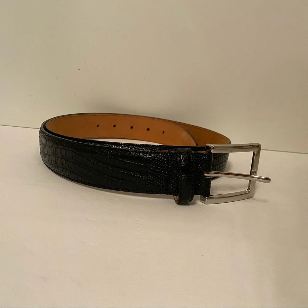 SAKS FIFTH AVENUE BELT HANDMADE ITALY BLACK LEATHER TEXTURED SILVER BUCKLE 38